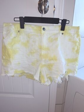 Aerie Yellow and White Tie-Dye Denim Shorts- Size XL